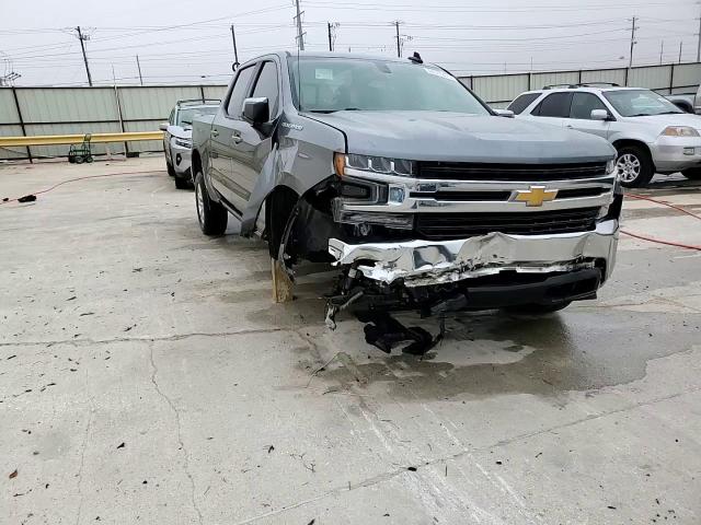 2019 Chevrolet Silverado - Image 13