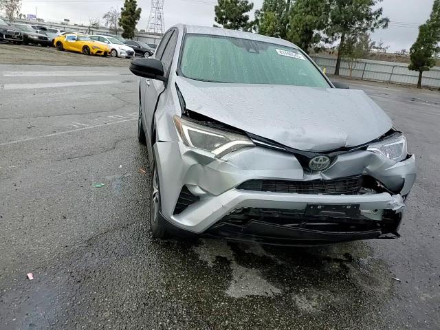 2018 Toyota RAV 4 - Image 12