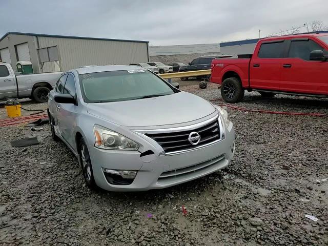 2015 Nissan Altima - Image 13
