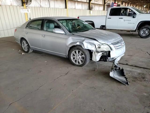 2006 Toyota Avalon - Image 11