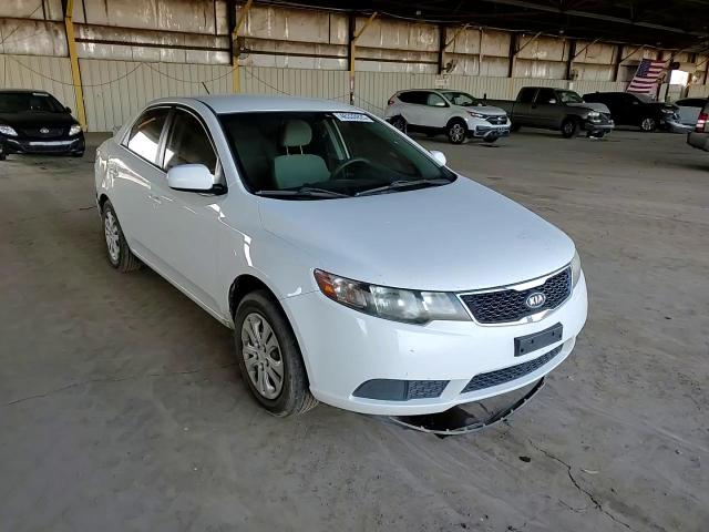 2013 Kia Forte - Image 10
