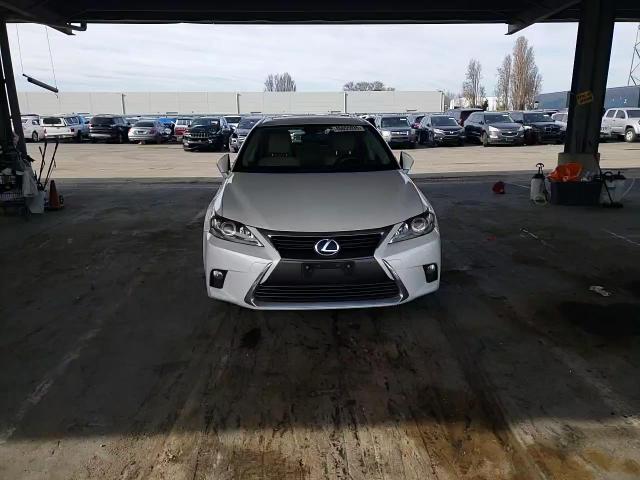 2017 Lexus CT - Image 10