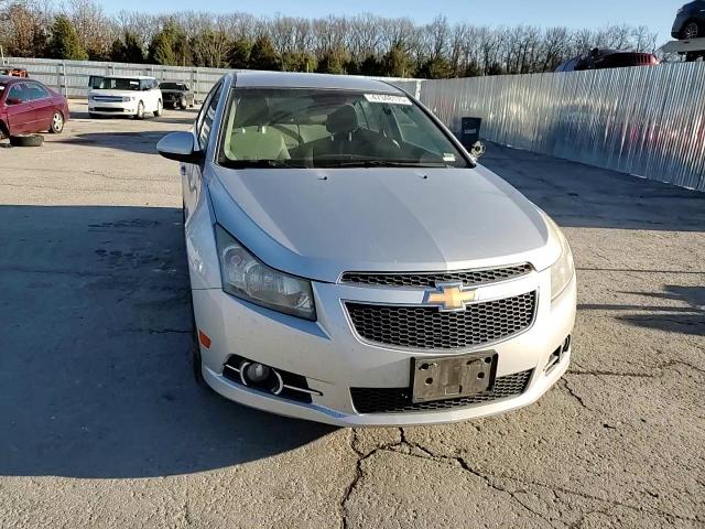 2011 Chevrolet Cruze - Image 11