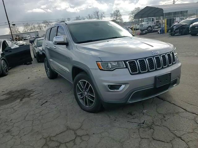 2017 Jeep Grand Cherokee - Image 10