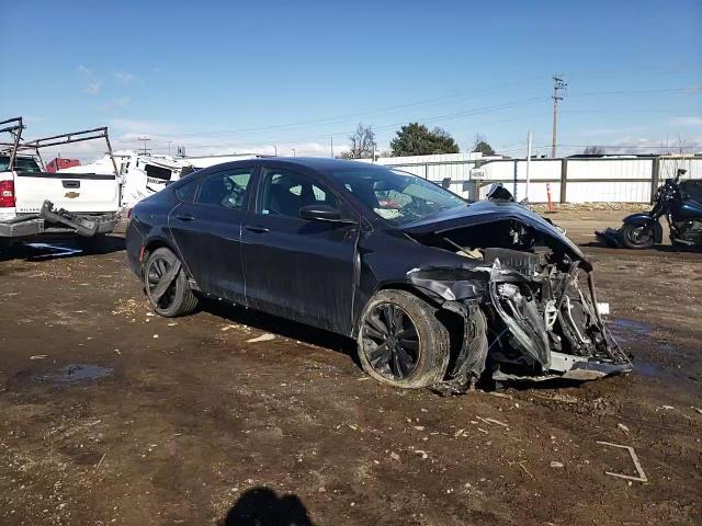 2015 Chrysler 200 - Image 10