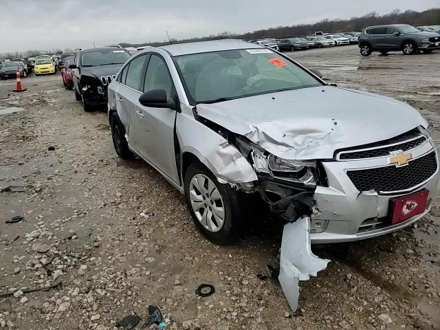 2012 Chevrolet Cruze - Image 11
