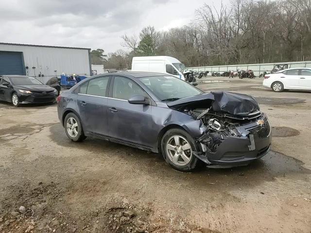 2013 Chevrolet Cruze - Image 13