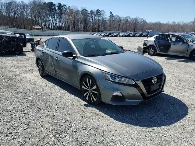 2020 Nissan Altima - Image 10