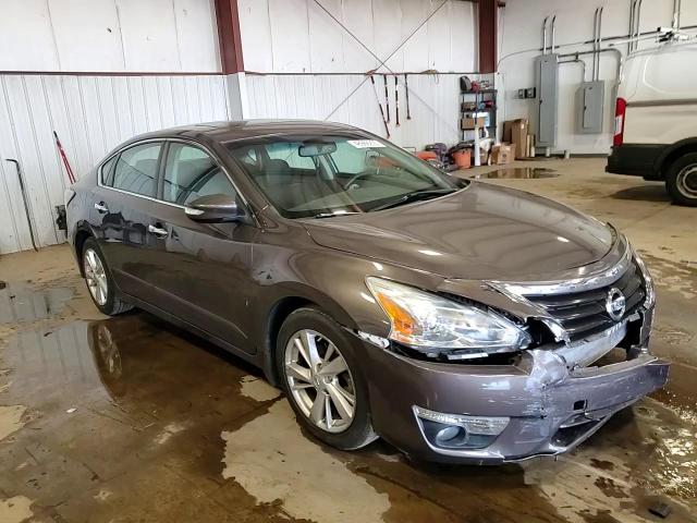 2015 Nissan Altima - Image 13