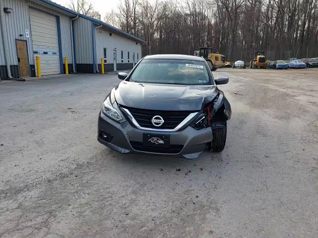 2018 Nissan Altima - Image 13
