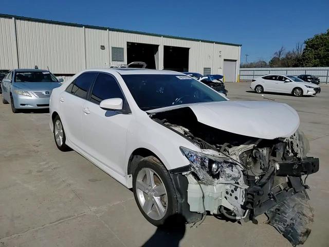 2014 Toyota Camry - Image 11
