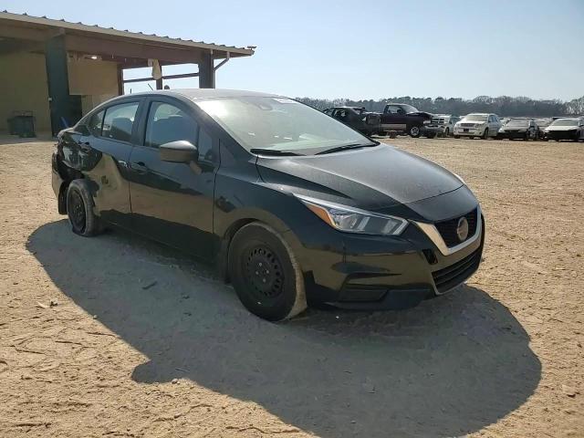2021 Nissan Versa - Image 10