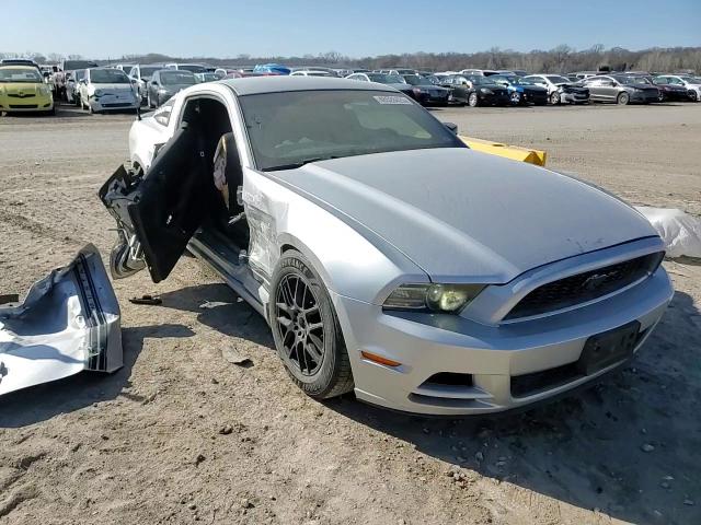 2013 Ford Mustang - Image 11