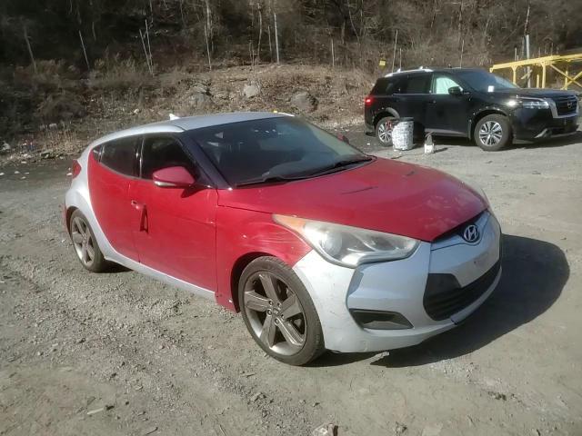 2016 Hyundai Veloster - Image 12