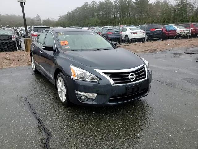 2015 Nissan Altima - Image 11