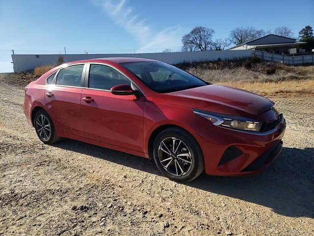 2023 Kia Forte - Image 10