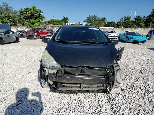 2013 Toyota Prius - Image 13