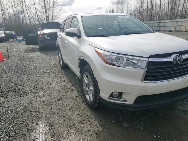 2016 Toyota Highlander - Image 12