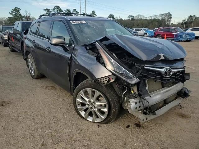 2021 Toyota Highlander - Image 12
