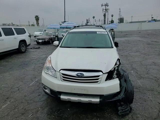 2012 Subaru Outback - Image 12