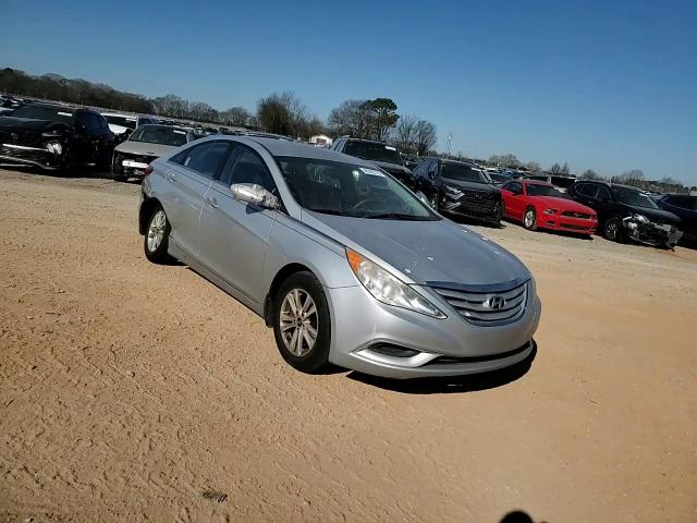 2012 Hyundai Sonata - Image 10