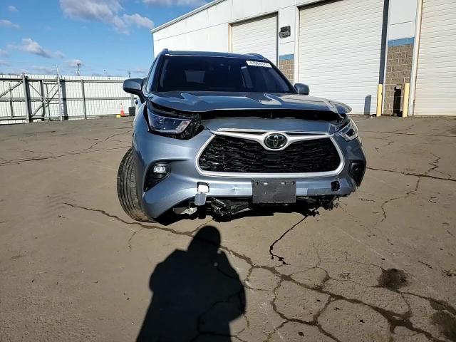 2021 Toyota Highlander - Image 14