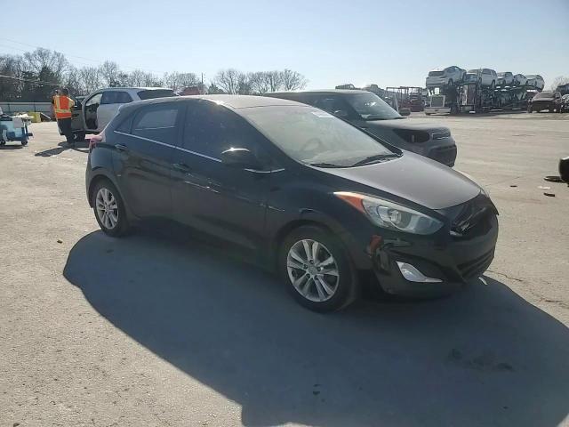 2013 Hyundai Elantra - Image 10