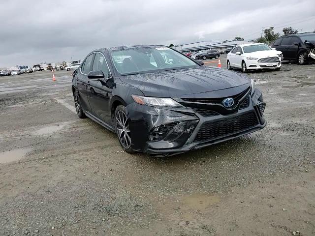 2022 Toyota Camry - Image 11