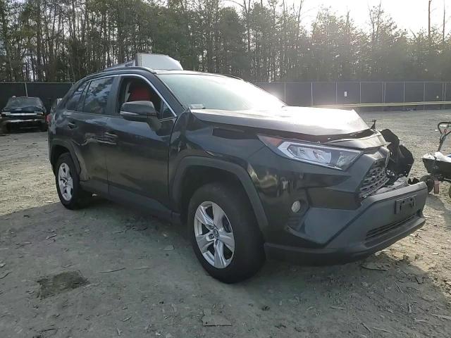 2020 Toyota RAV 4 - Image 11