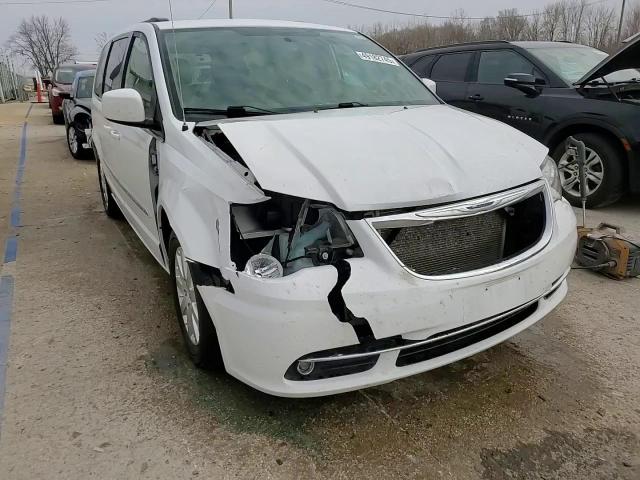 2015 Chrysler Town & Country - Image 14