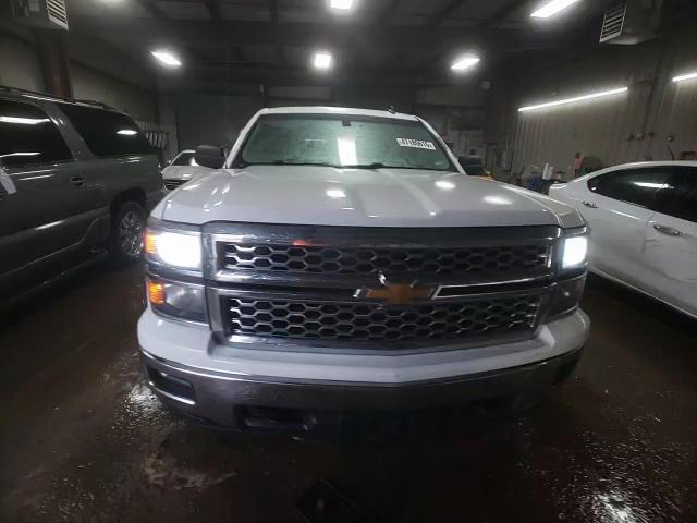 2014 Chevrolet Silverado - Image 13