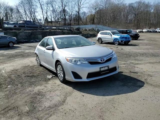 2014 Toyota Camry - Image 10