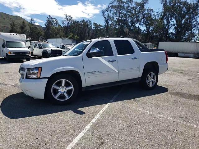 2012 Chevrolet Avalanche - Image 11