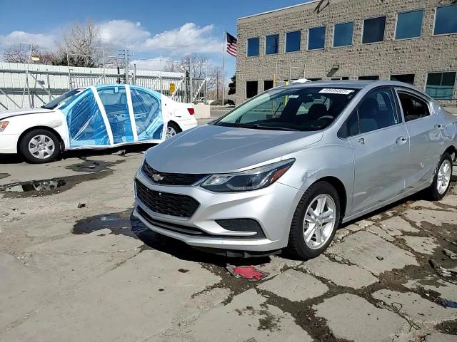 2018 Chevrolet Cruze - Image 14