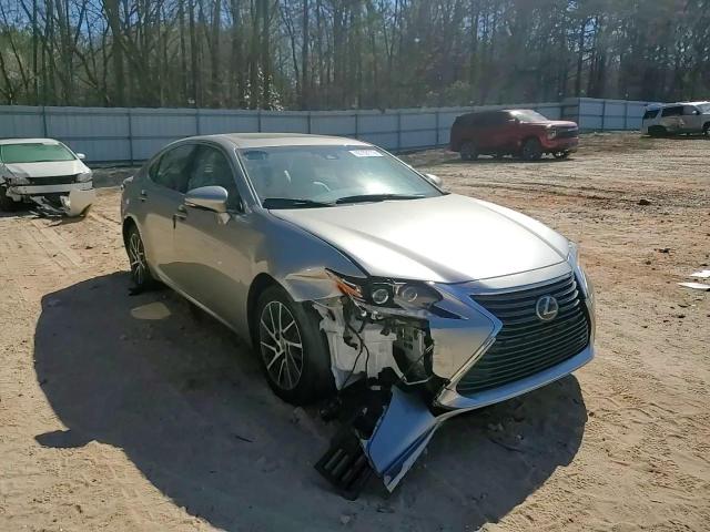 2016 Lexus ES - Image 11