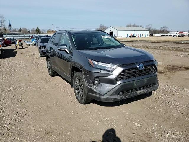 2022 Toyota RAV 4 - Image 12