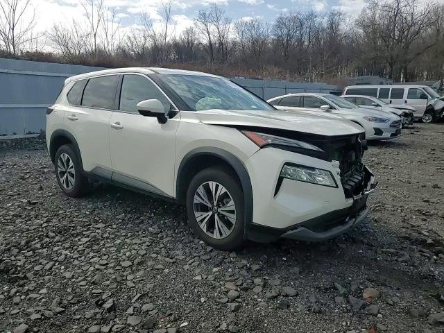 2021 Nissan Rogue - Image 11