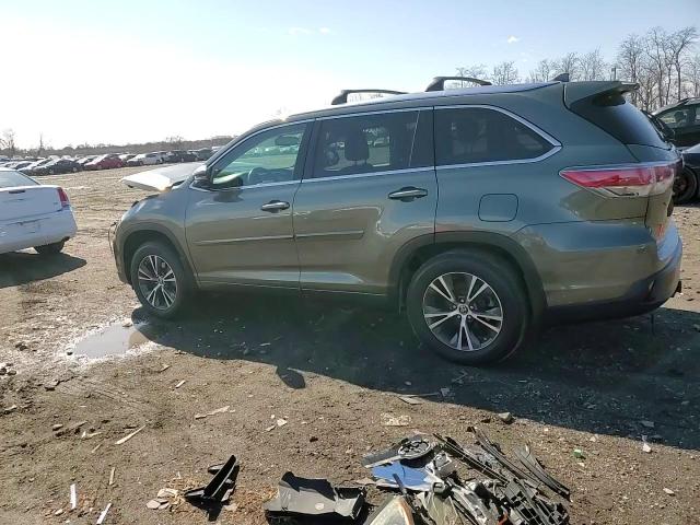 2016 Toyota Highlander - Image 11