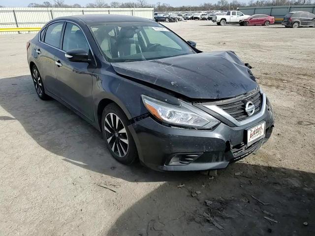 2018 Nissan Altima - Image 10