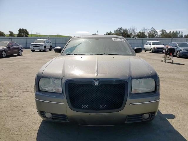 2008 Chrysler 300 - Image 13