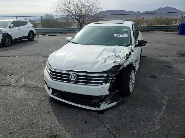 2017 Volkswagen Passat - Image 11