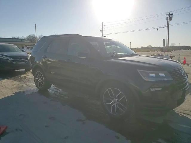 2018 Ford Explorer - Image 15
