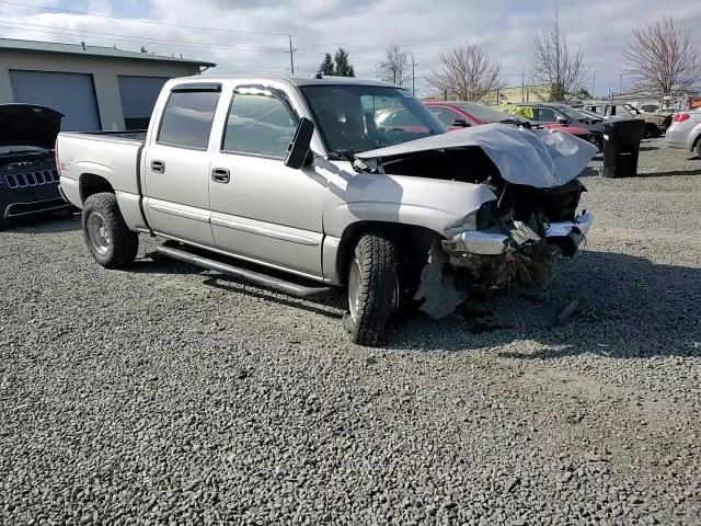 2004 GMC Sierra - Image 11