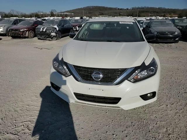 2017 Nissan Altima - Image 11