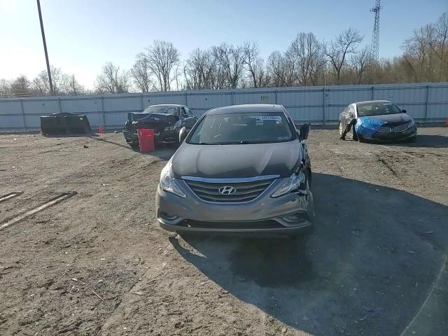 2011 Hyundai Sonata - Image 11
