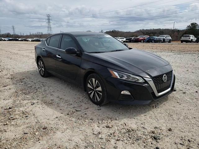 2021 Nissan Altima - Image 11