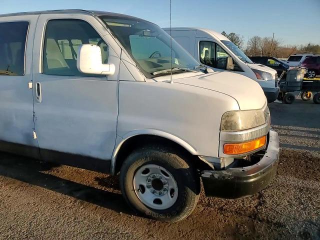 2012 Chevrolet Express - Image 12