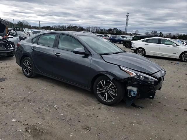 2024 Kia Forte - Image 10
