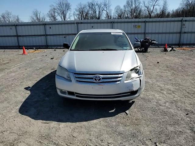 2007 Toyota Avalon - Image 10