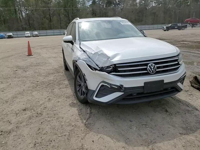 2023 Volkswagen Tiguan - Image 11